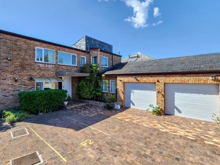 To Let 3 Bedroom Property for Rent in Zeekoevlei Western Cape